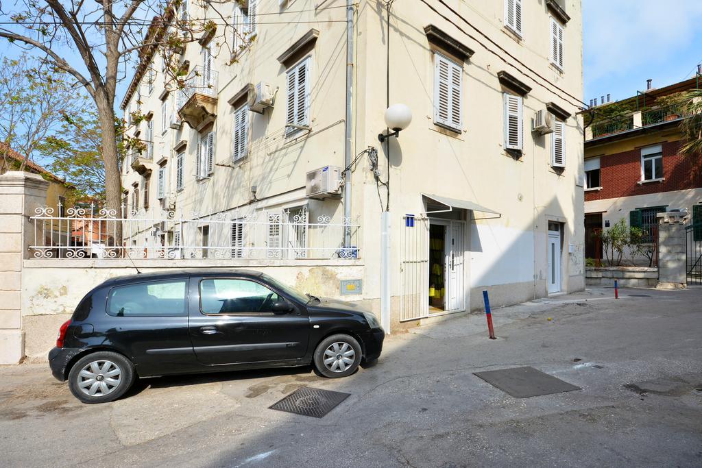 Studio Apartment Nika Free Parking Split Extérieur photo